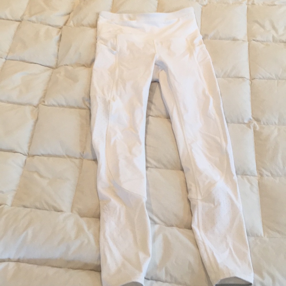 *WHITE LULULEMON* Leggings!